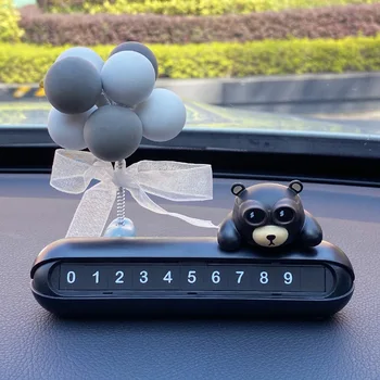 Медведь Хако, временная парковка и движущийся номерной знак телефона, милый маленький черный медведь в машине